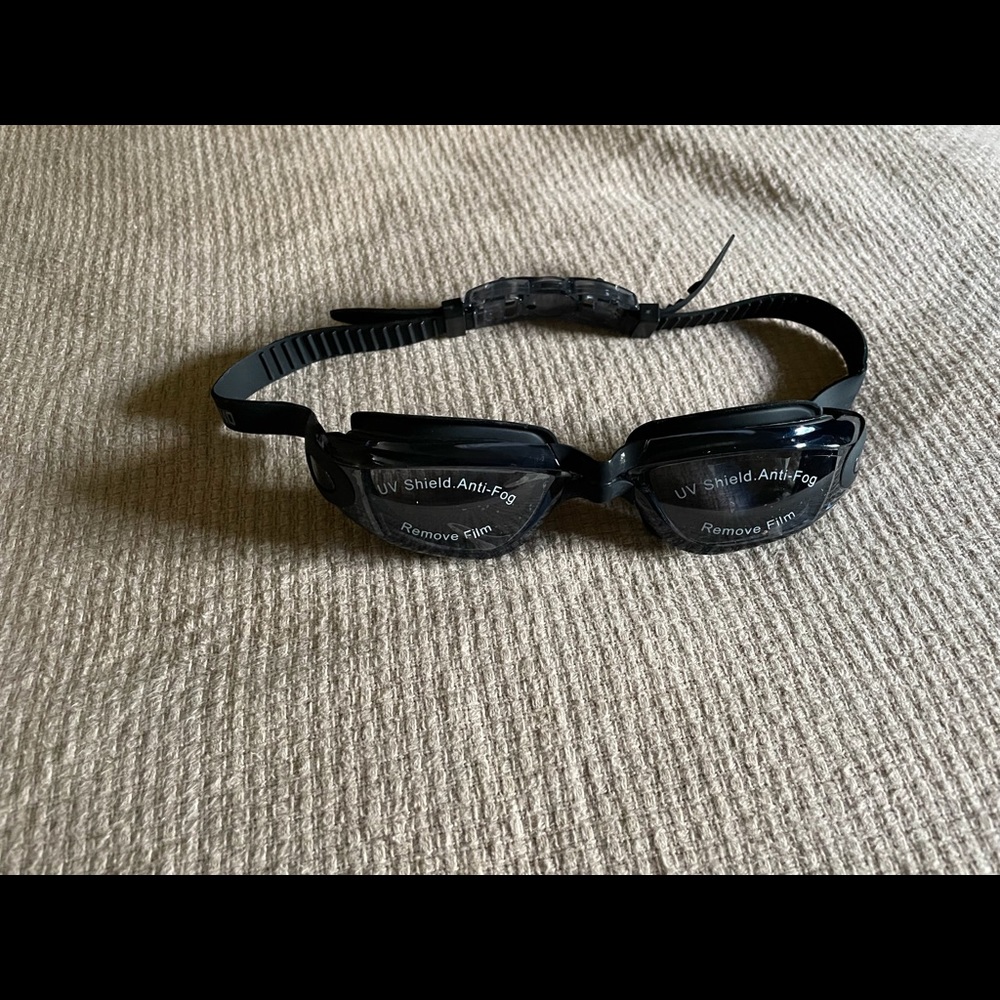 Aegend Swimming Goggles